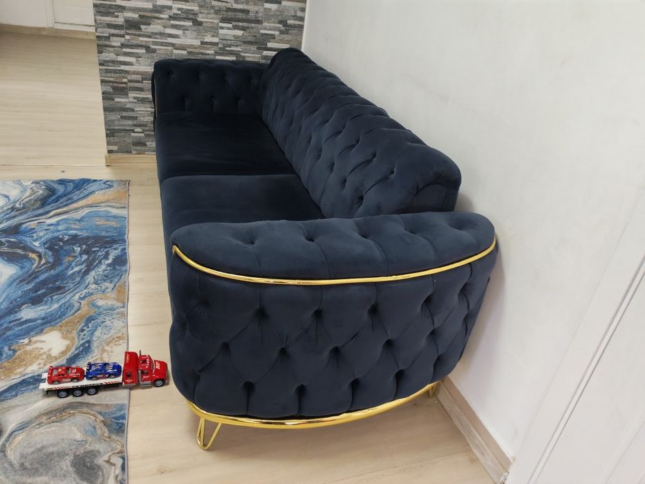 Canapea chesterfield