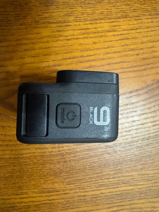 Vand GoPro 9 black cu accesorii si 3 bateri