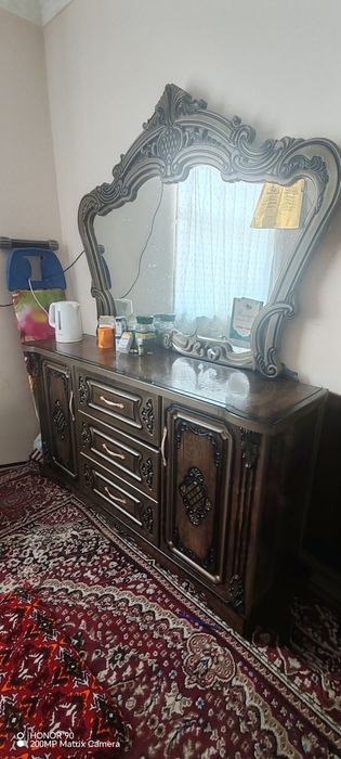 Mebellar sotiladi