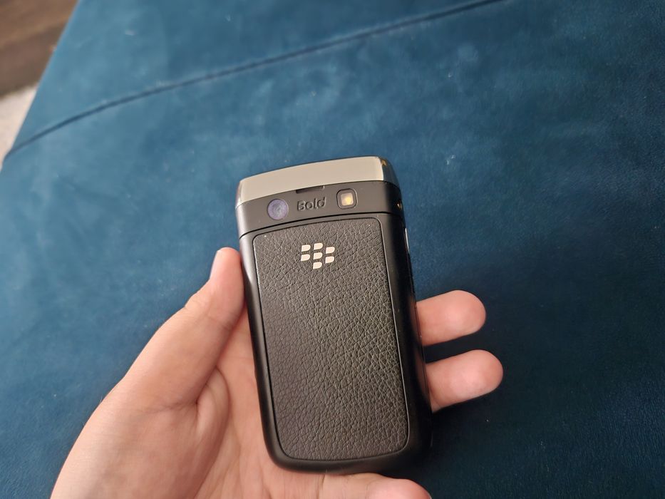 Blackberry9700 в хорошем состояние