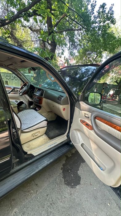Продам машину Lexus LX 470
