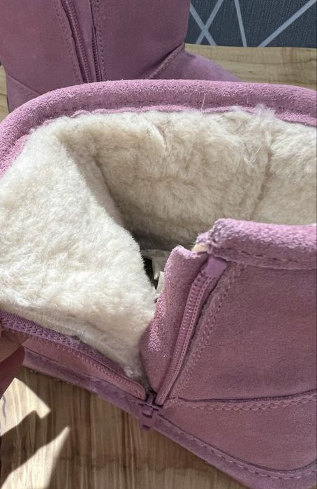 Продаю Уги новые. 33-34 размер