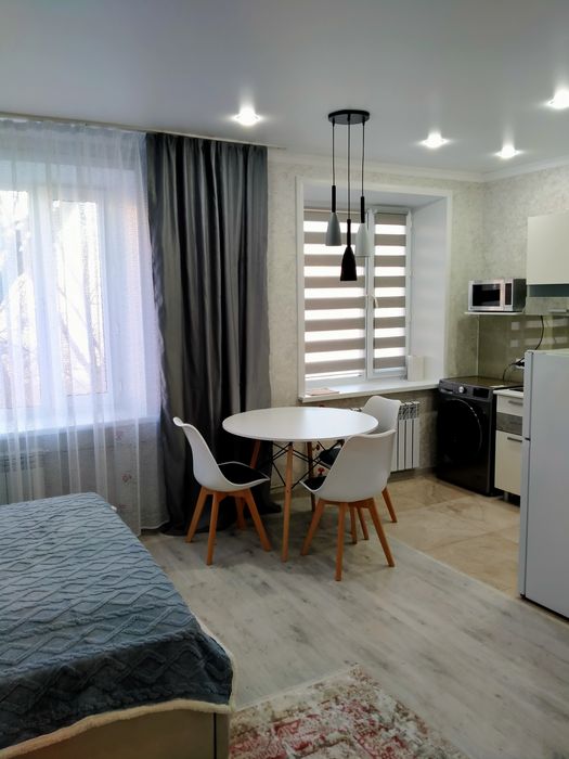 Сдается 1 комнатная . Район ДК