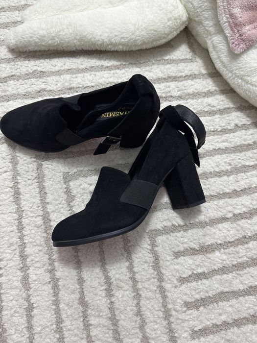 Продам туфли замшевые