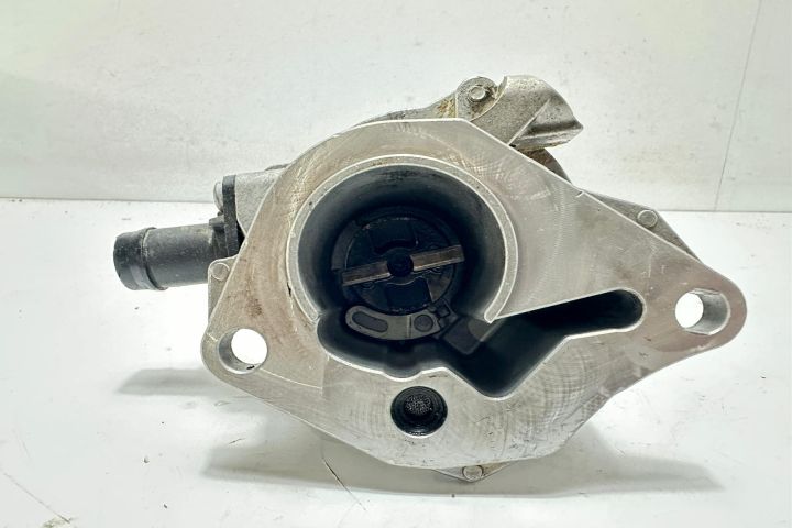 Pompa vacuum 8200577807 Renault Modus prima generatie
