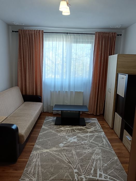 Închiriez garsoniera pe strada Cerna, langa fostul stadion