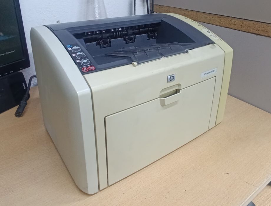 Принтер HP LJ 1022n