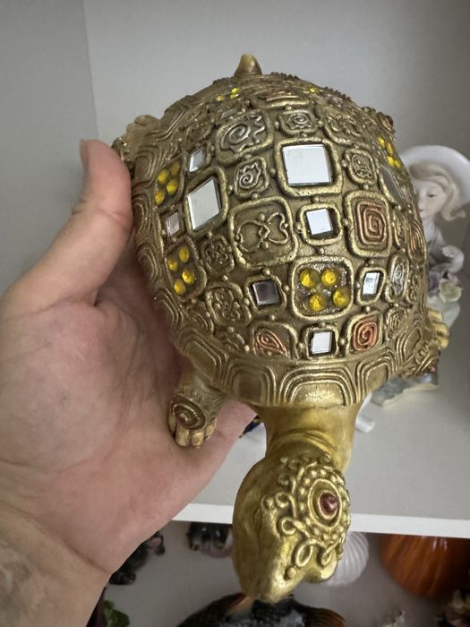 Куколка целая  красивая