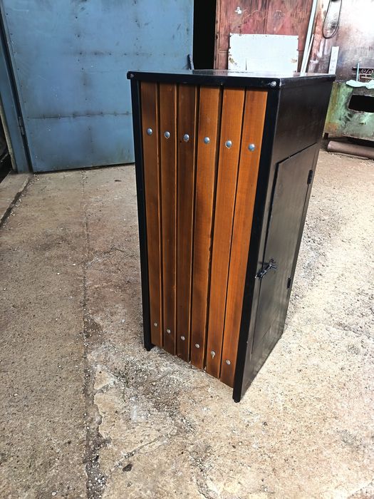 Mobilier stradal/ coșuri de gunoi