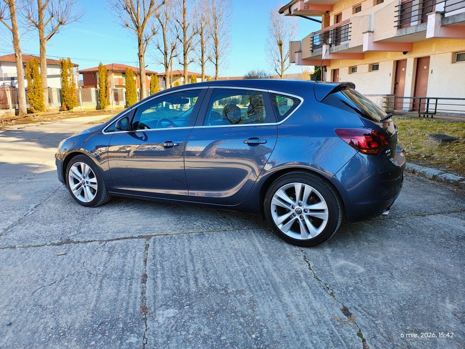 Vând Opel Astra j Model Cosmo Automată 2.0 CDTI  Euro 5
