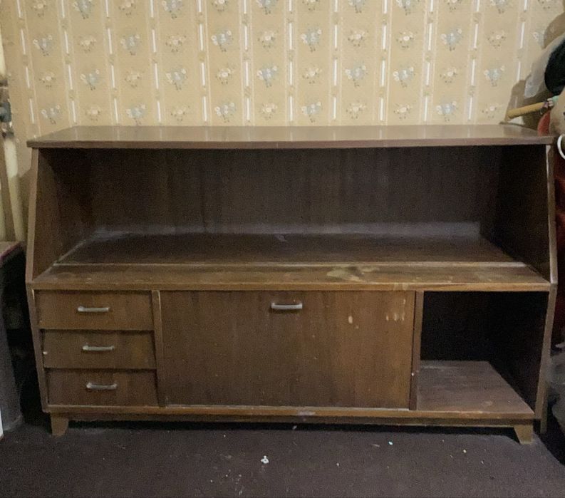 Спалня  с матрак, ракла и тв шкаф с чекмеджета