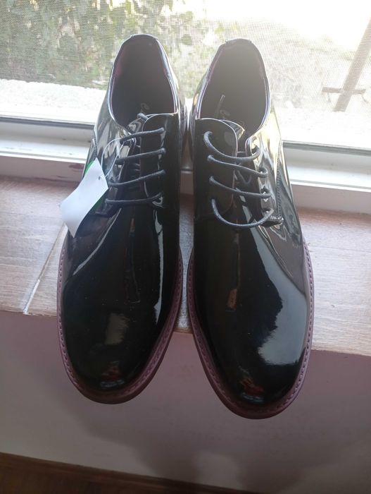 Pantofi nr 44 pret 150