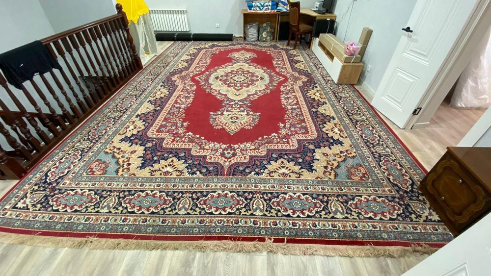 Продается ковер.