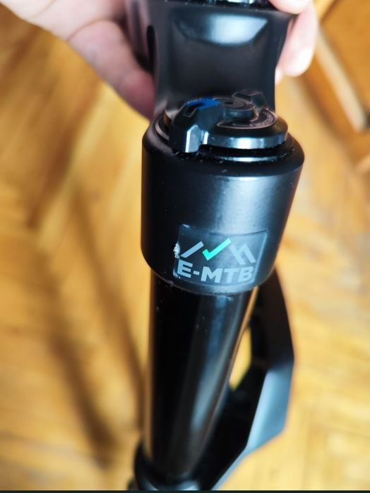 Furca Noua pe aer Rockshox ZEB SELECT 29' cursa 150 mm 0 km de pe E-bike Nou, gat foarte larg jos tapered 45.5 mm