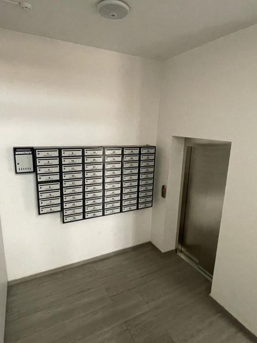 Vând apartament cu 3 camere