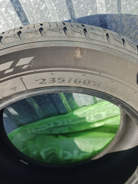 Продам шины 235/60R18