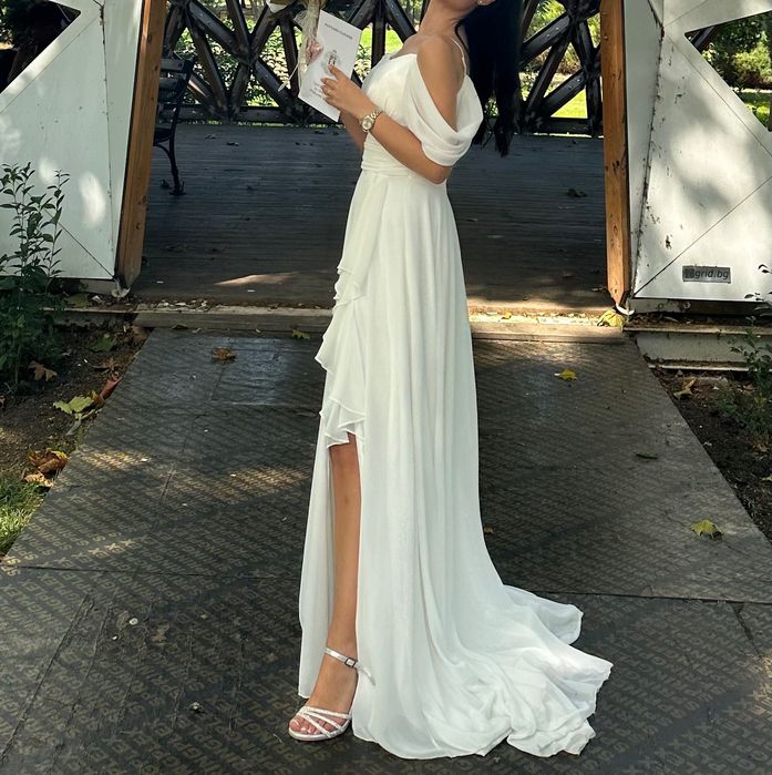 Официална бяла рокля