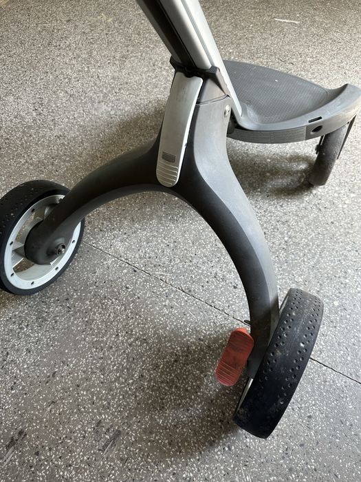 STOKKE XPLORY със всички кошове и чанта плюс поставка за чаша или шише