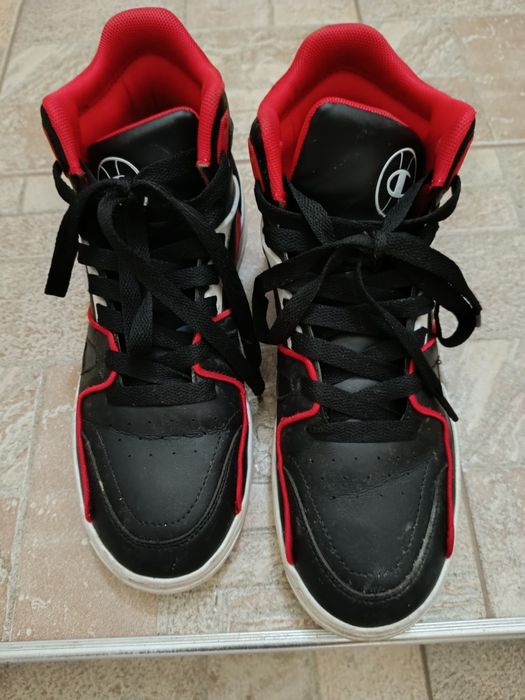 Маратонки Nike и Shampiom