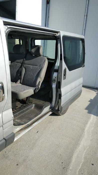 Usi laterale STANGA/DREAPTA RENAULT TRAFIC 2011 - pret per bucata