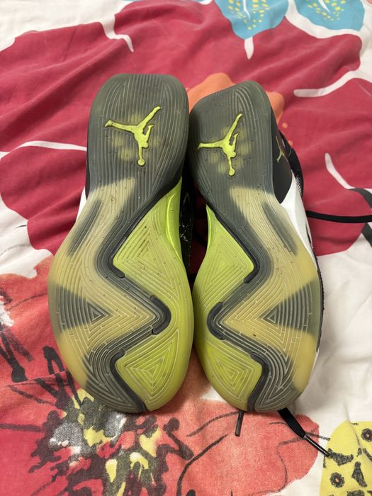 Adidasi baschet nike luka 2