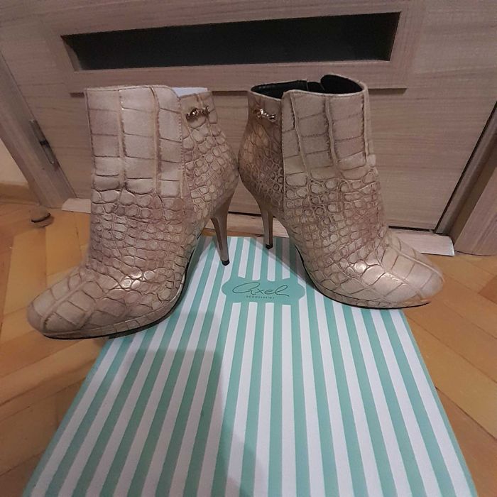 Дамски ботуши на висок ток Ахеl 38 номер