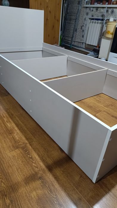 Продам кровать с матрасом