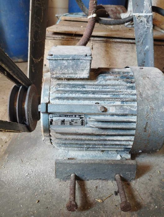 Трифазна фуражомелка за груб фураж и зърно 4KW