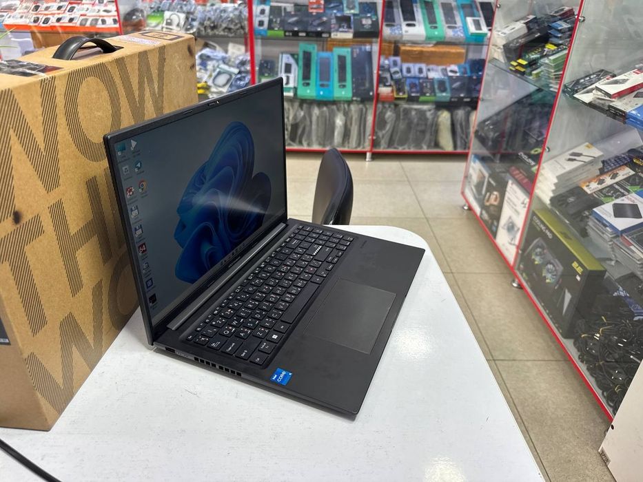 Asus core i5-12 DDR4 8/512 SSD holati ideal