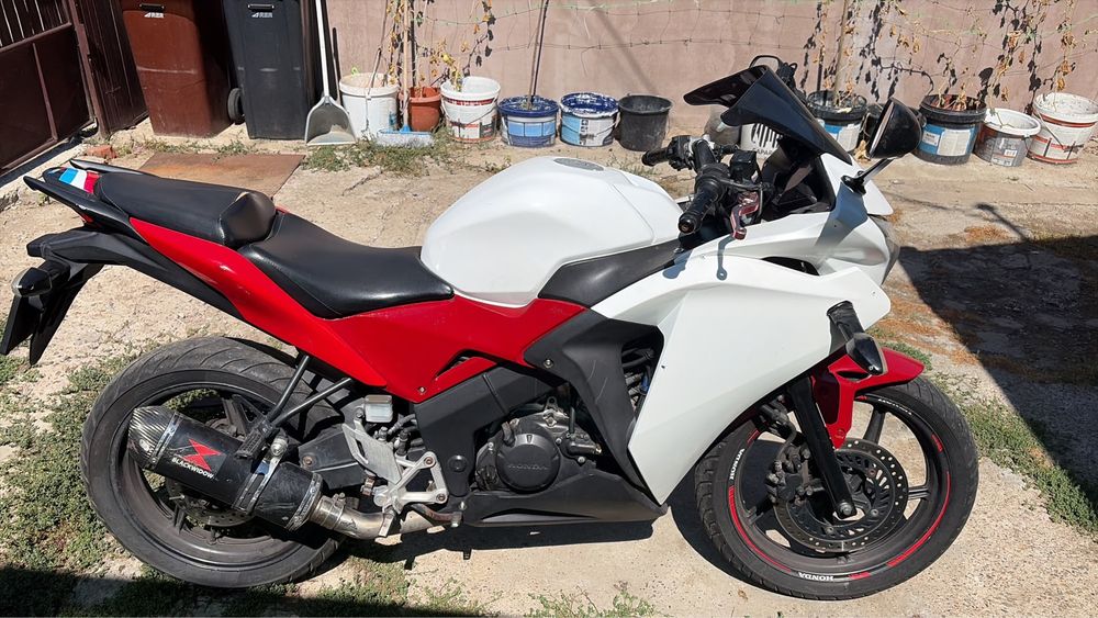 Se vinde Honda cbr125 R in stare buna