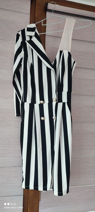 Ефирна рокля с цепка