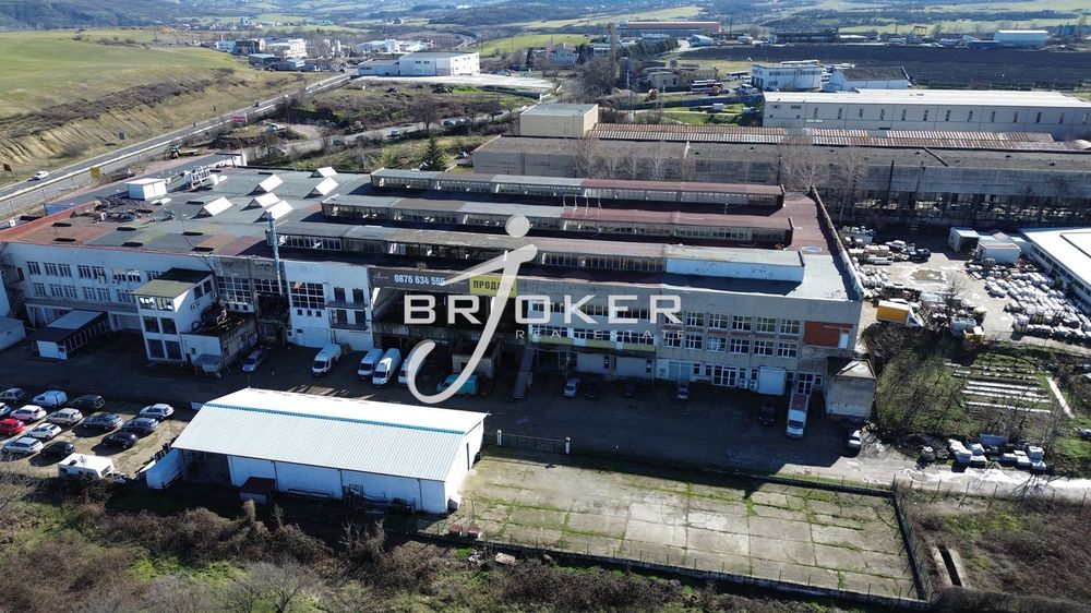 Продава се Промишлена сграда в Кърджали, Промишлена зона - Юг - 902 кв.м за 147 €/кв.м - Снимка #7