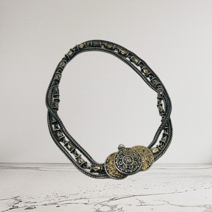 Сребърна старинна гривна