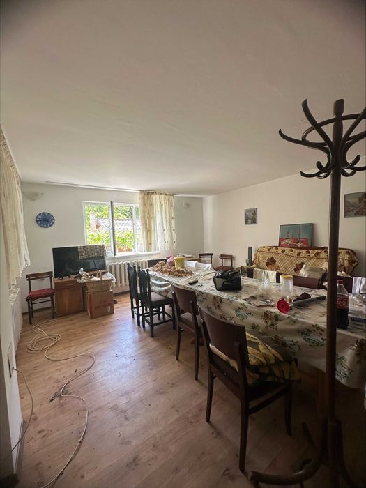 Продава се Къща в с. Бегуновци, Област Перник - 200 кв.м за 750 €/кв.м - Снимка #2