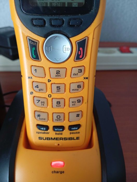 2в1.Продам радиотелефон две трубки на один телефонный номер.