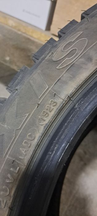 Шины зимние 245 45 r20