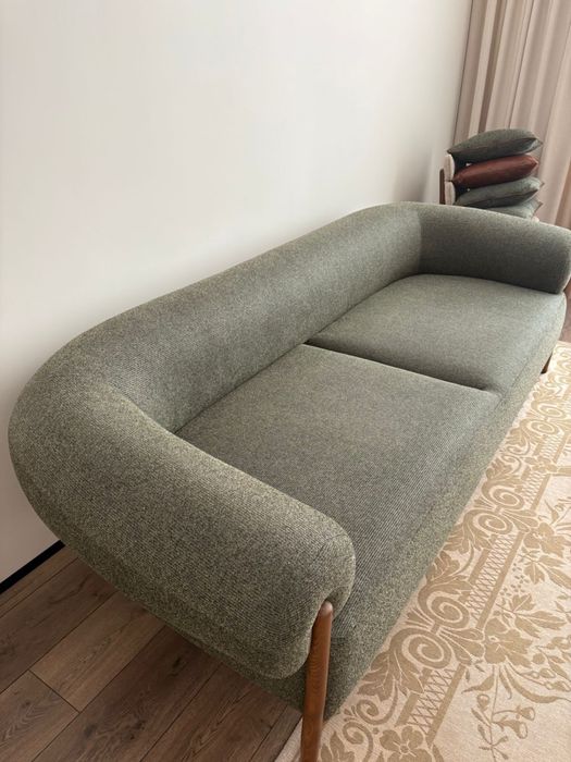 Продам диван в гостиную