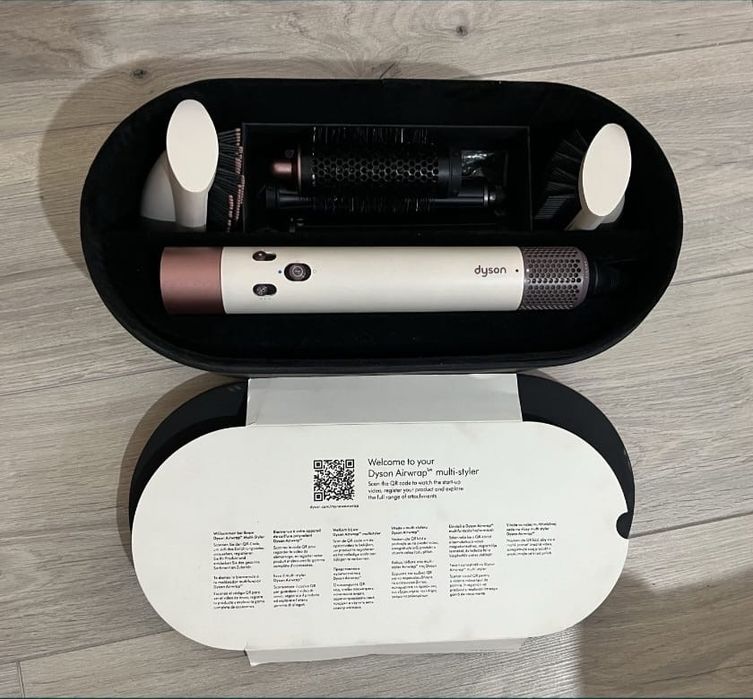 Продам Dyson весь комплект новый