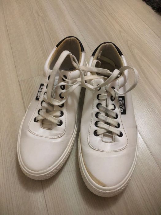 Кецове бели -Guess