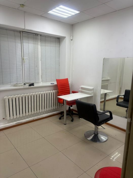 Сдается в аренду место в салоне