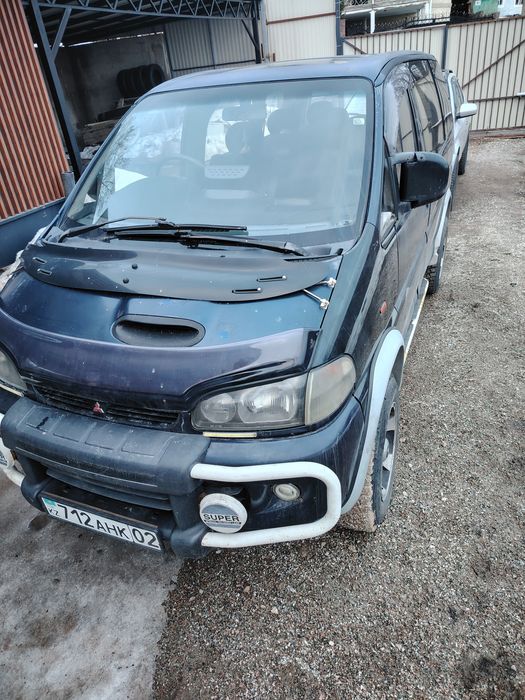 Митсубиси делика