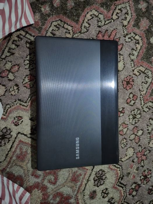 Ноутбук Samsung 2012 года