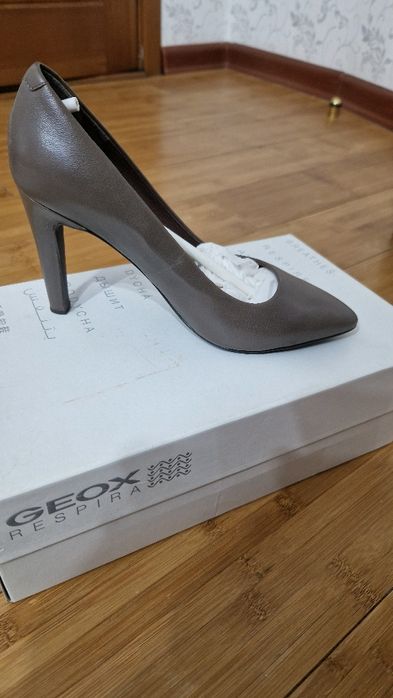 Туфли Geox. Женские