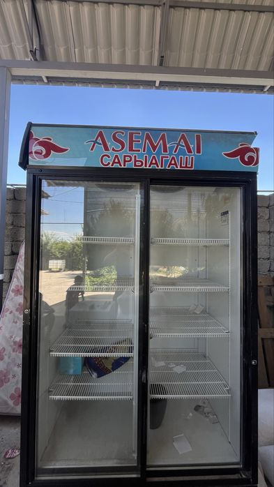 Витринный холодильник