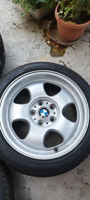 BMW Style 90 (17") с отлични зимни гуми DOT 2023