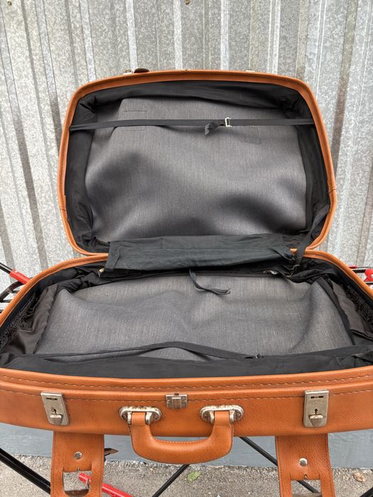 Чемодан кожанный ретро