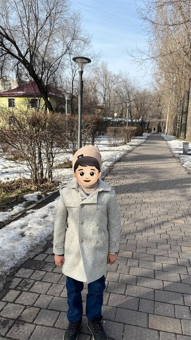 Пальто демисезонное на мальчика 4-5 года