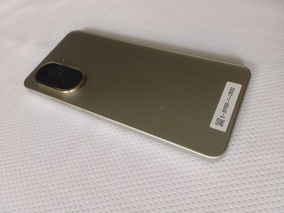 Redmi A5 - 128 GB  4 G si 64 GB