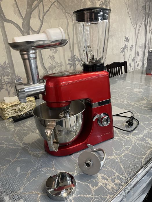 Кухонная машина.