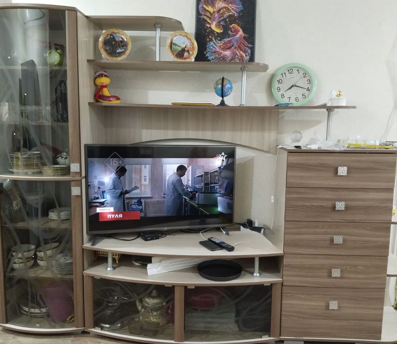 Продам горку в гостиную